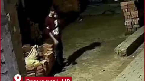 Prayagraj Chaos: Youths Hurl Crude Bombs at Houses, Video Sparks Panic