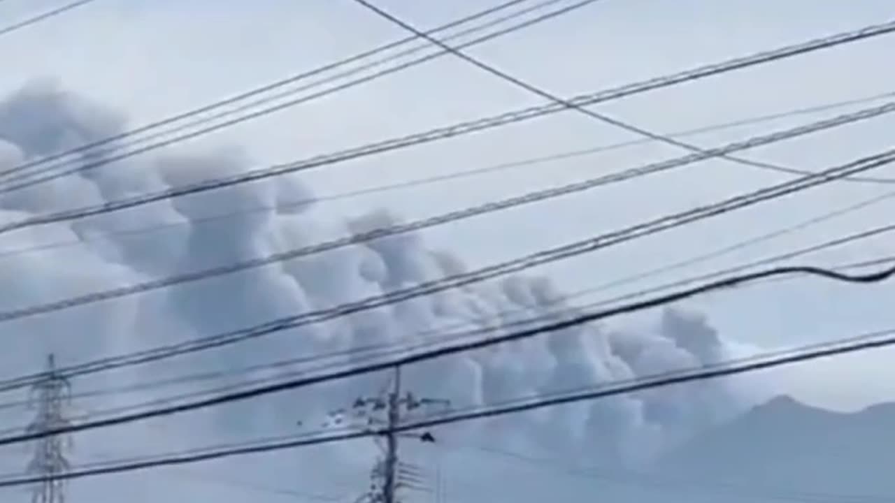 Huge Rruption Of The Shinmoedake Volcano In Kyushu, Japan (06/22/25)