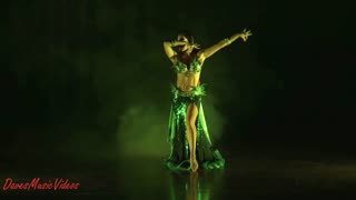 Grace Jones. Slave to the Rhythm