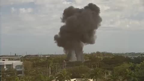 Moments after plane crash in Boca Raton, Florida, at least 3 people killed.