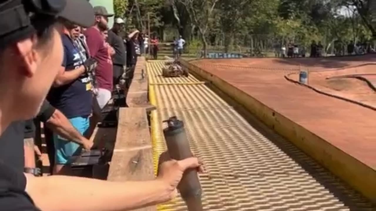 You’ve seen F1 pit stops, but have you seen a MINI Formula 1 pit stop?🏎️😂 Check it out! #MiniPitStop
