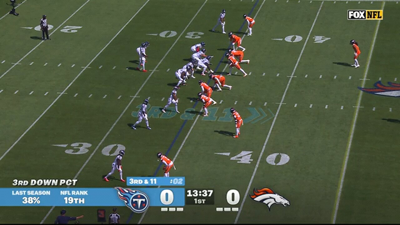 Cam Ward finds Tony Pollard after escaping the sack