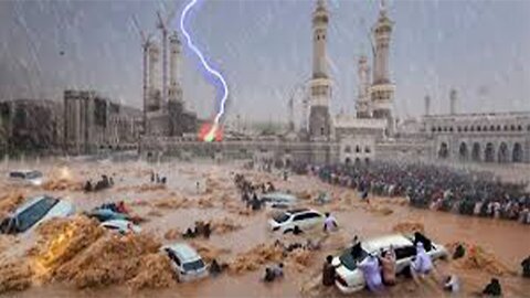 "Jeddah Underwater: Floods Paralyze Saudi Arabia (Shocking Footage)"