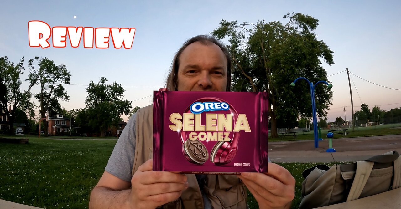 Selena Gomez's New Oreo Cookies Review