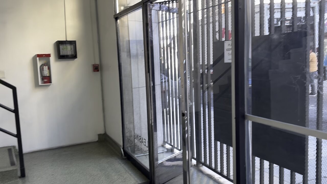 Naked shit hole 😆🤣