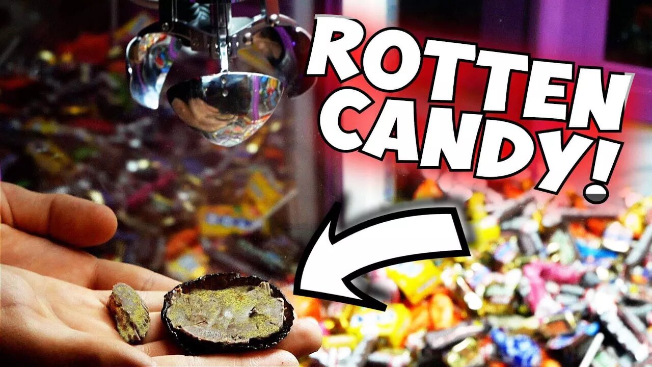 WON ROTTEN CANDY FROM A CLAW MACHINE?!?