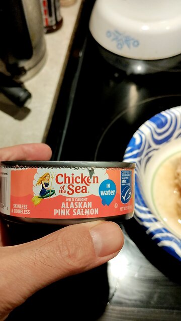 Eating Chicken Of The Sea Alaskan Pink Salmon, Dbn, MI, 11/22/25