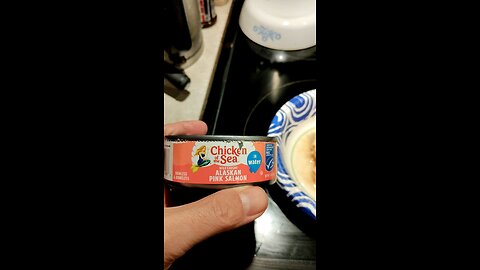 Eating Chicken Of The Sea Alaskan Pink Salmon, Dbn, MI, 11/22/25