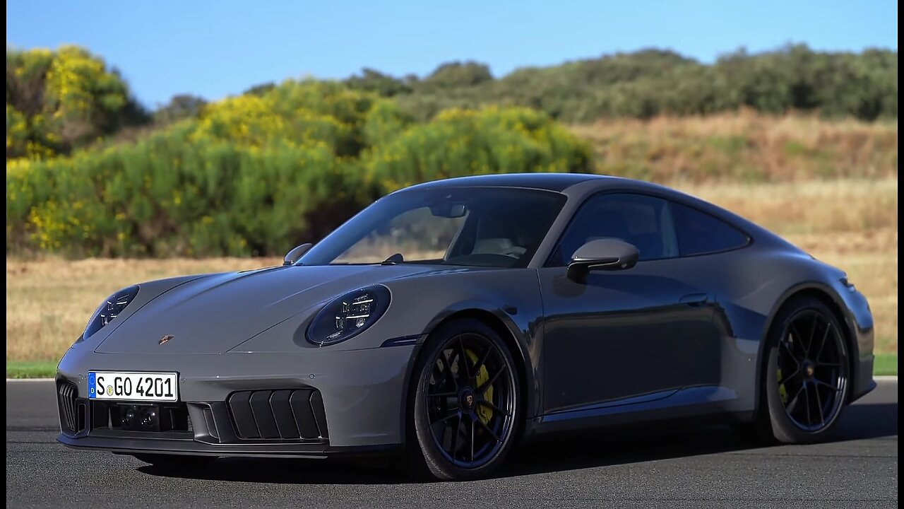 New Porsche 911 Carrera GTS T-Hybrid