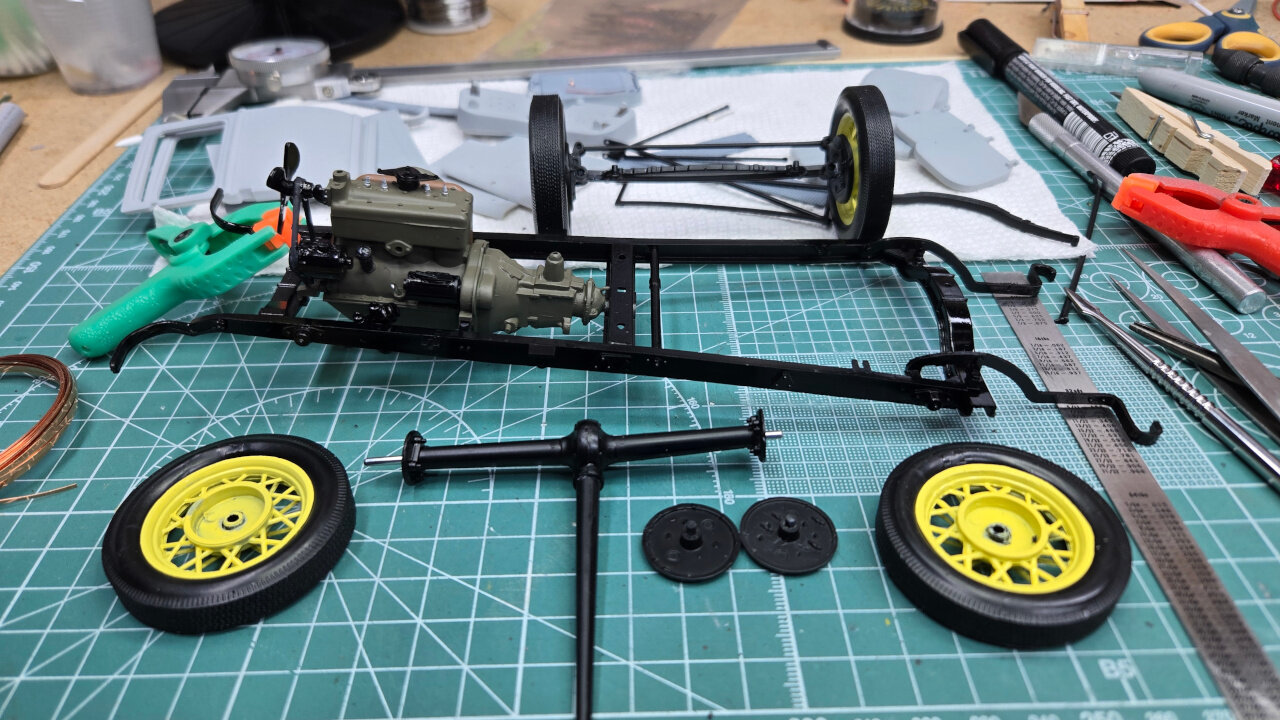 03 1931 Model A 2 Door Sedan 1:16 Scale