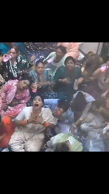 Más de 20 personas transgénero intentan suicidarse juntas ingiriendo limpiador de pisos