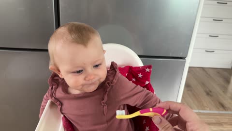 Mommy Brushes Baby Kayla’s Teeth & Sings 🎵 Adorable Morning Routine