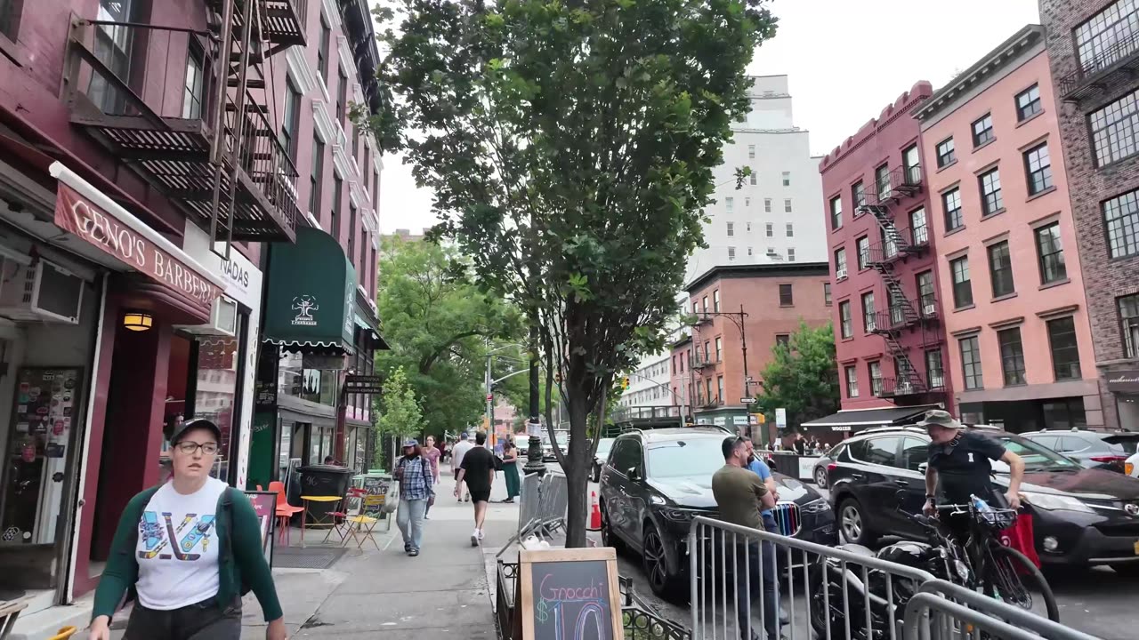 New York City LIVE Walking (chat on YouTube)