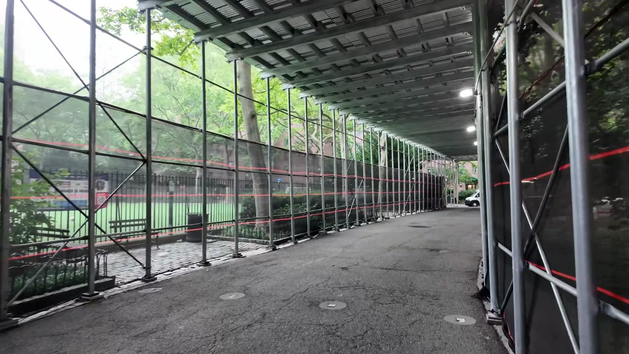 New York City LIVE Walking (chat on YouTube)