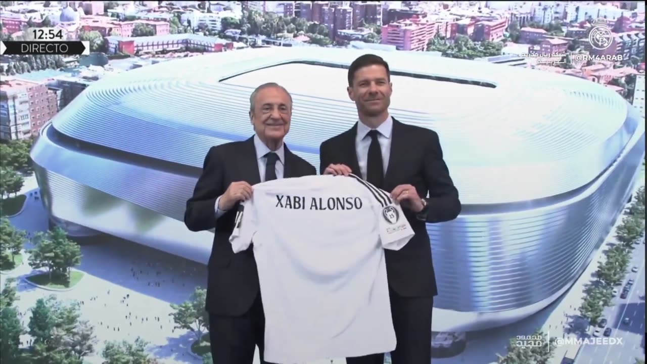 Florentino Perez telling Xabi Alonso to show the 15 UCL badge 🤣