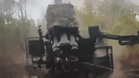 Ukrainian Self-Propelled Heavy Gun Sends Shell Through Roof of Bunker