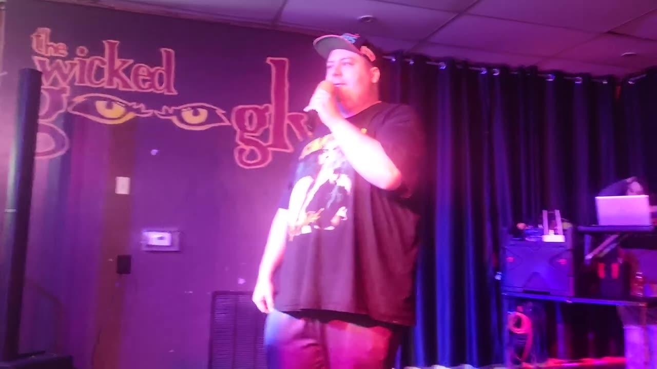 AUTISTIC MAN KILLS HOLLYWOOD UNDEAD- BULLET LIVE COVER