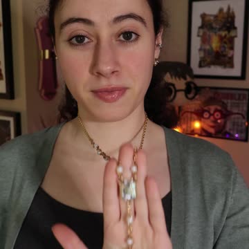 Univeral Studios Epic Universe's Hogwarts Necklace Quick Look!