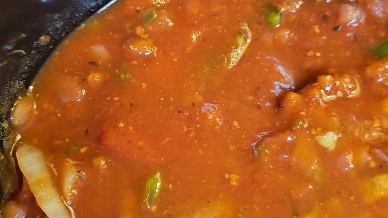 Italian Sasauge Slow Cooked in Spaghetti Meat Sauce in Crockpot