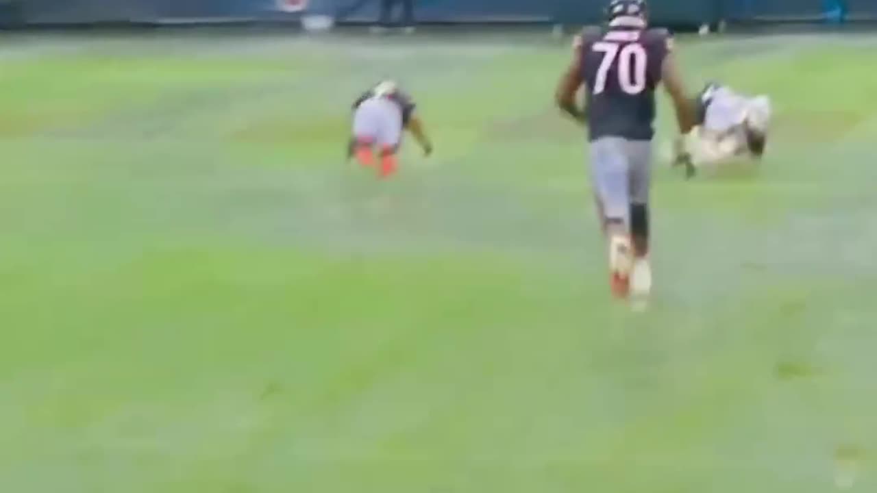 Justin Fields VICTORY SLIDE 🥶 #shorts