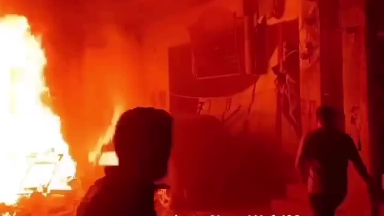 The Saviour - 🚨🇵🇸🇮🇱 BREAKING: Israel is BURNING civilians alive RIGHT NOW in Gaza! ..