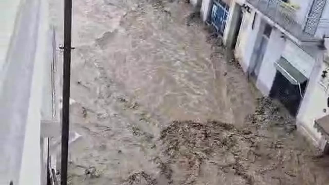 Firenze - MALTEMPO. A SESTO FIORENTINO ESONDA TORRENTE RIMAGGIO (14.03.25)