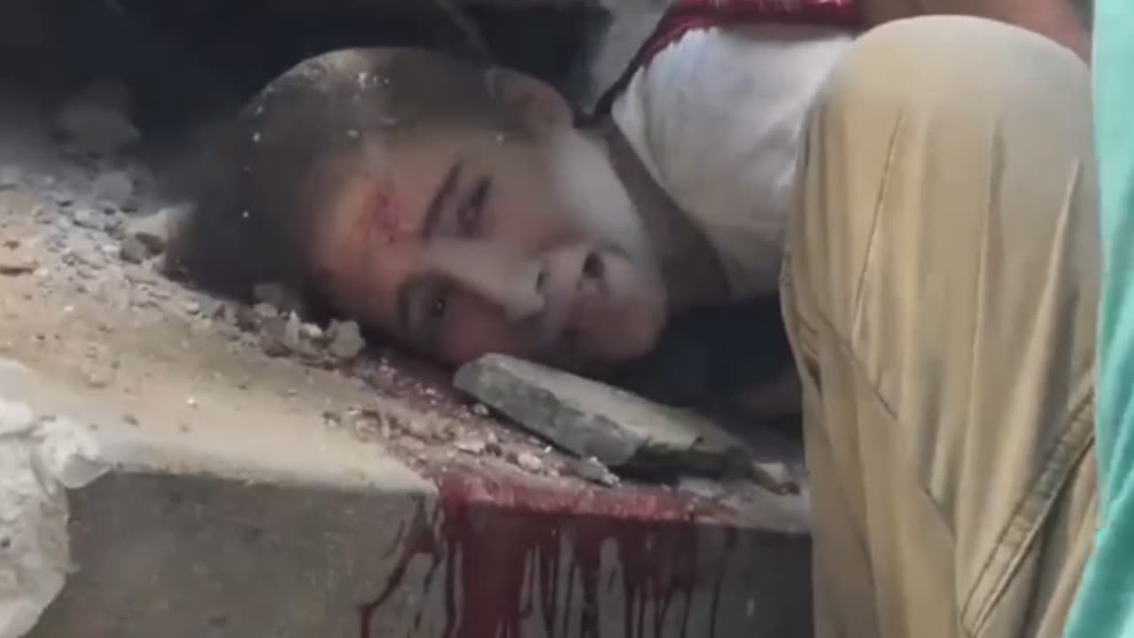 20240822 - A girl trapped alive below rubble after IOF airstrike in Gaza