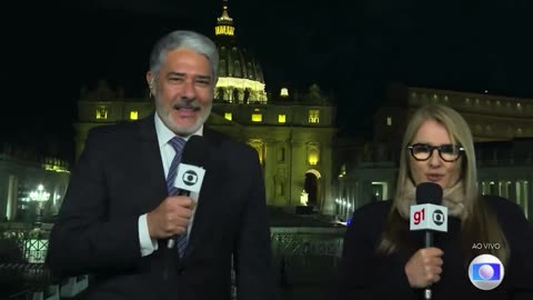 😜Ilze Scamparini visivelmente desconfortável por ter que trabalhar fora do terraço dela.