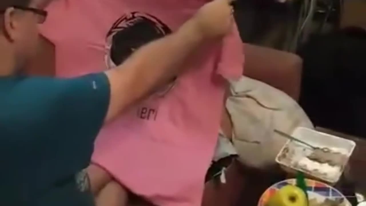 Skineriho Dárek k Vánocům {CZ}