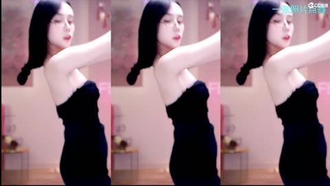 Korean girl sexy dancing in livestreaming 🩰