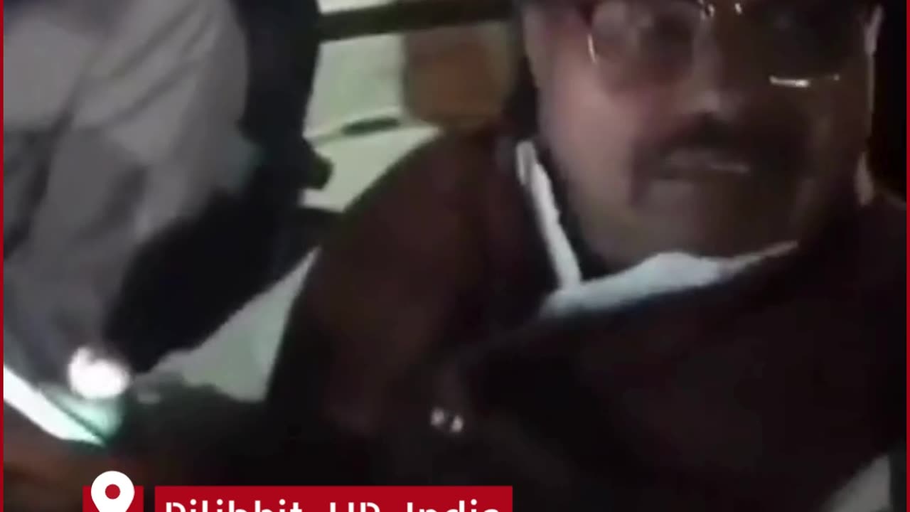 BJP MLA’s ₹4,000 Demand from Poor Rickshaw Driver — Crowd Steps In, Police Arrive!