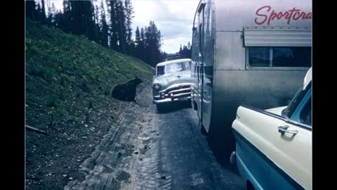 32 Wonderful Vintage Photos of Travel Trailers During the 1950s