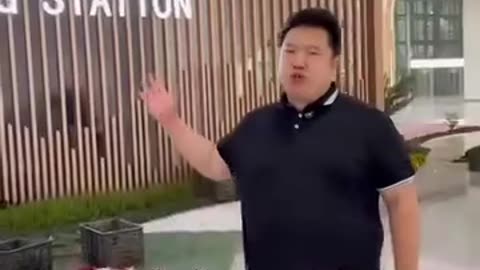 China's Trump Chump is at it again~ Biggest train station in China : Chongqing Dong station.