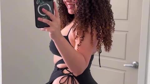 🍑 Sexy With Black On Her Back 🔥💯