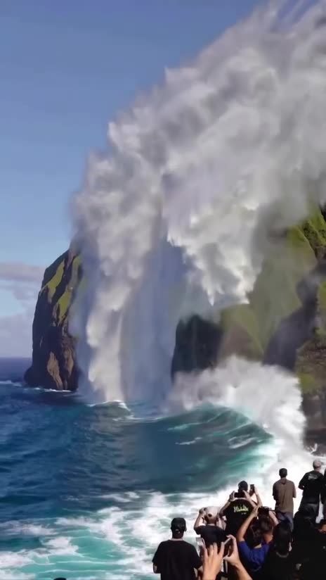 🌈 Na Pali Coast in Hawaii.