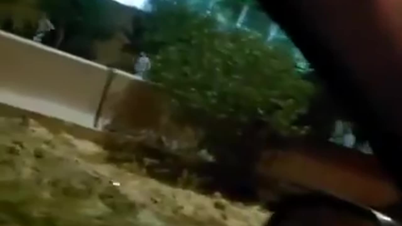 Videos of prisoners escaping from Iranian prisons cause a stir on social media there