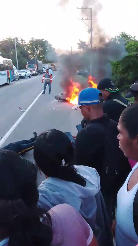 Grave accidente en la Troncal del Caribe deja un motociclista herido en Ciénaga