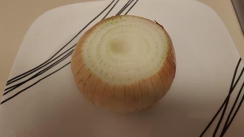 HOW TO MICROWAVE A ONION