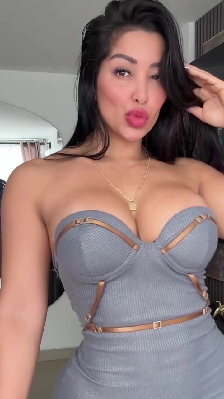 🍑 Big Booty And A Pretty Smile ☺️