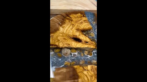 This Epoxy Resin Art Looks Expensive – But You Can Make It Too!