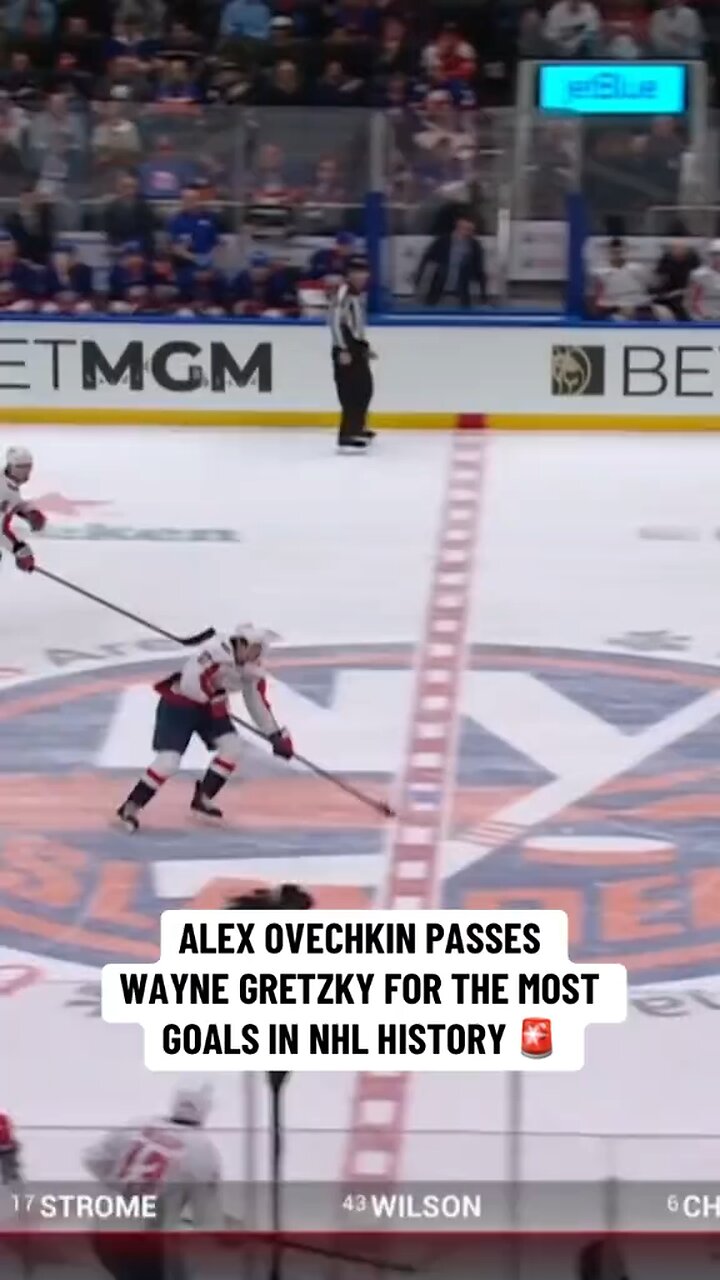 The GR8 Chase is complete. Ovechkin scores the 895th goal of his career to pass Wayne Gretzky!