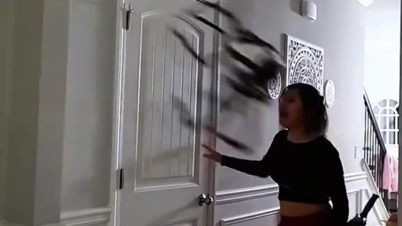 Scary prank part 1 😂😂😂