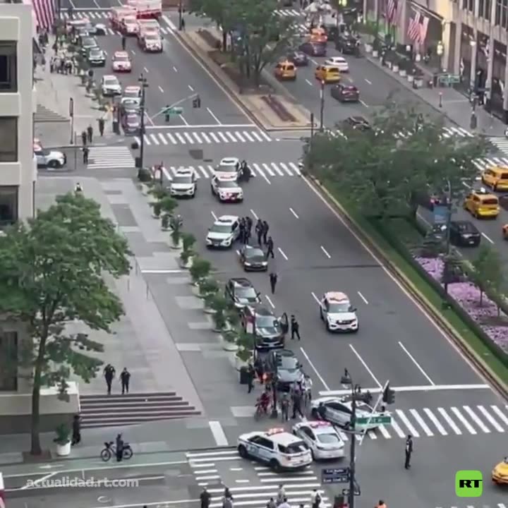 Disparan con un rifle de asalto a un policía y a dos civiles en EE.UU.