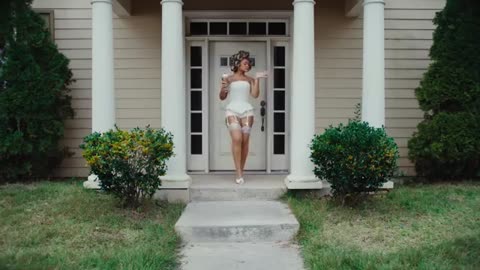 Viral: Latto - Brokey (Official Video)