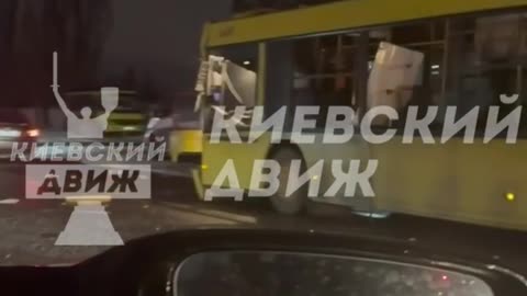 Bus explodes in Kyiv on Vynohradar The cause of the incident is currently unknown.