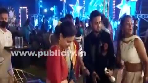 Must Watch: Video Of Lakshmi Hebbalkar Dancing At Her Son's Wedding Goes Viral