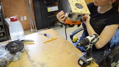 DIY Router Circle Jig – How to Cut Perfect Circles with Ease