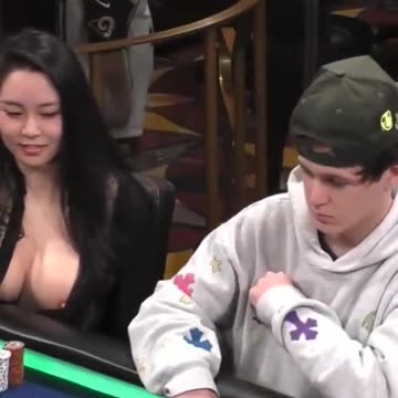 Woman exposes nipple while player tanks to her bet, on purpose? Texas Holdem Poker