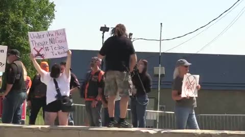 I told the white Liberal to call the Cops on the Black man. What do you think he did?