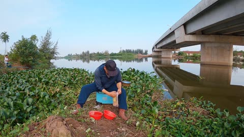 Der Fluss erzählt Geschichten vom Angeln